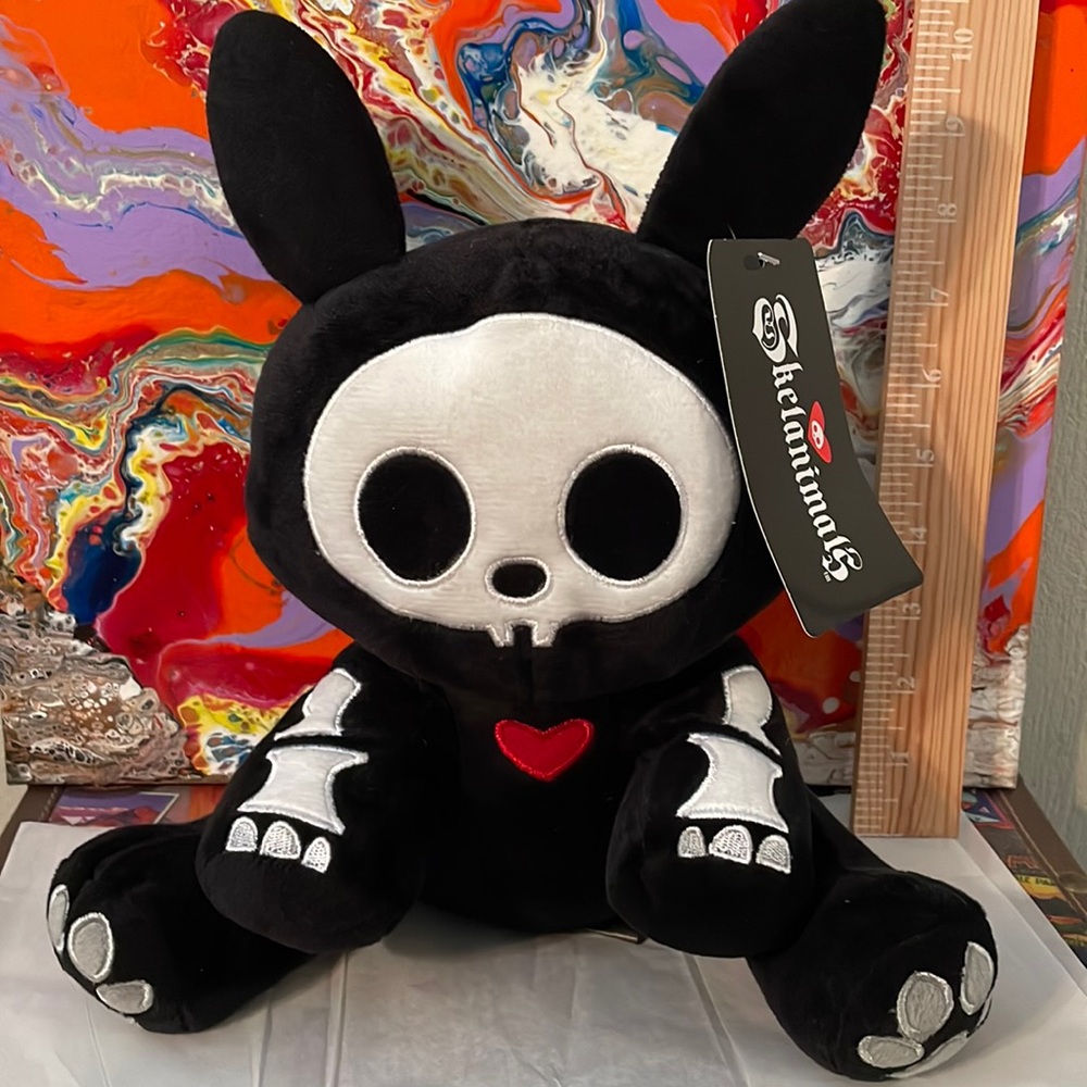 SKELANIMALS 8” PLUSH
